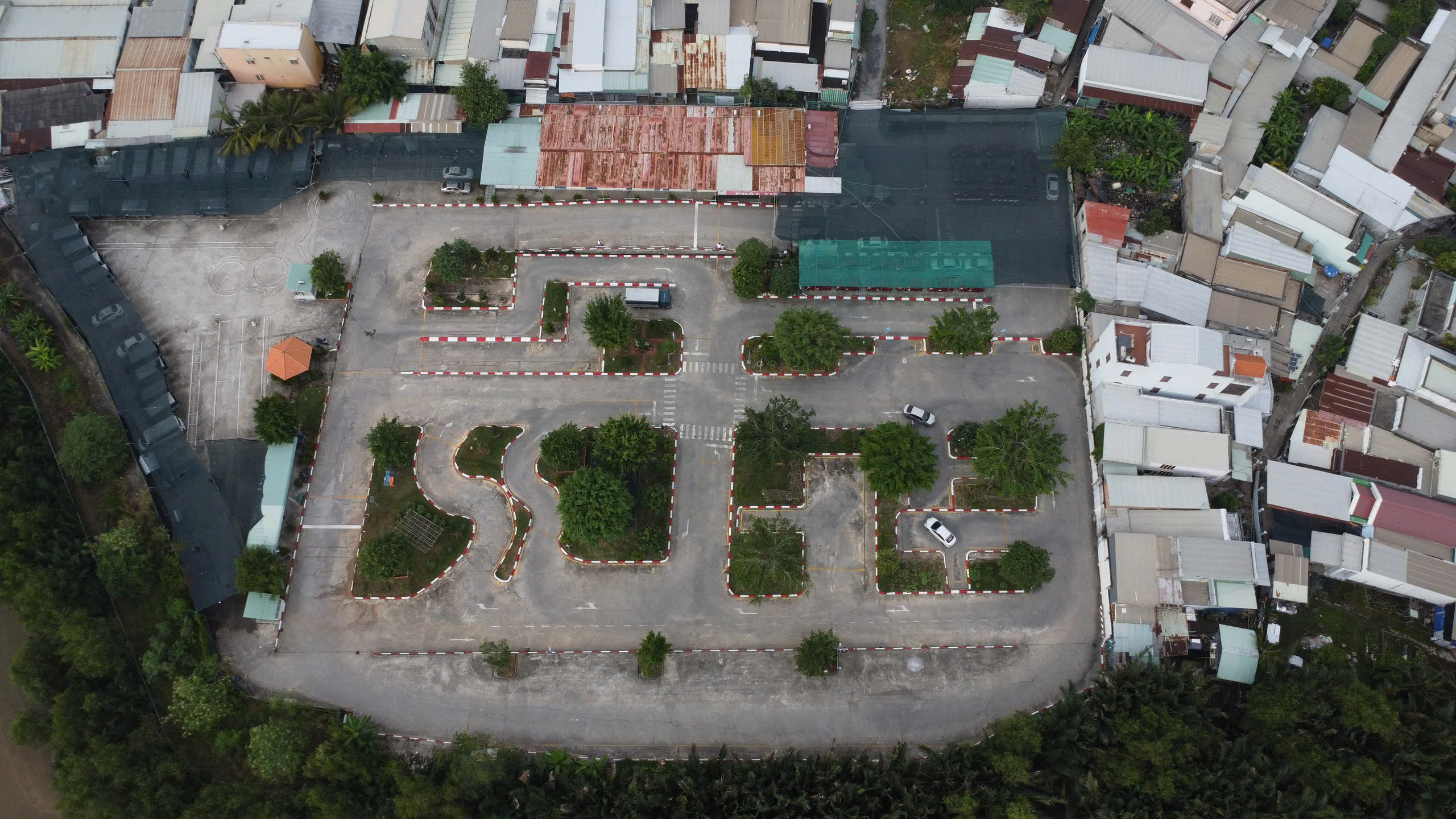 Hướng dẫn 11 Bài thi thực hành sa hình học lái xe Ô tô B2 -  Thầy Tâm